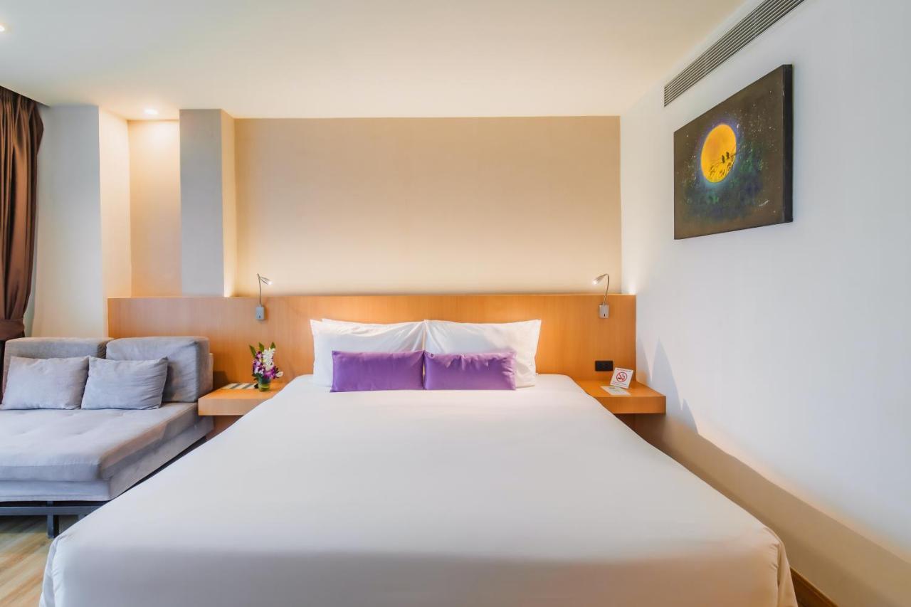 The Lunar Patong Exterior photo