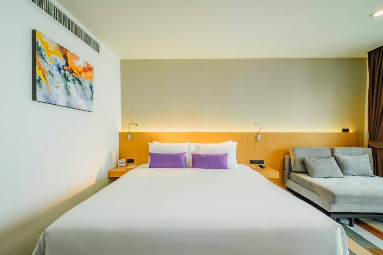 The Lunar Patong Exterior photo