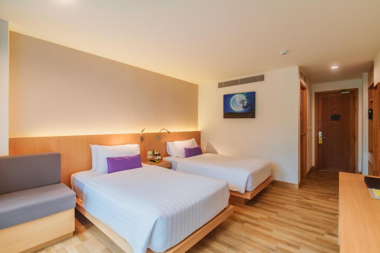 The Lunar Patong Exterior photo