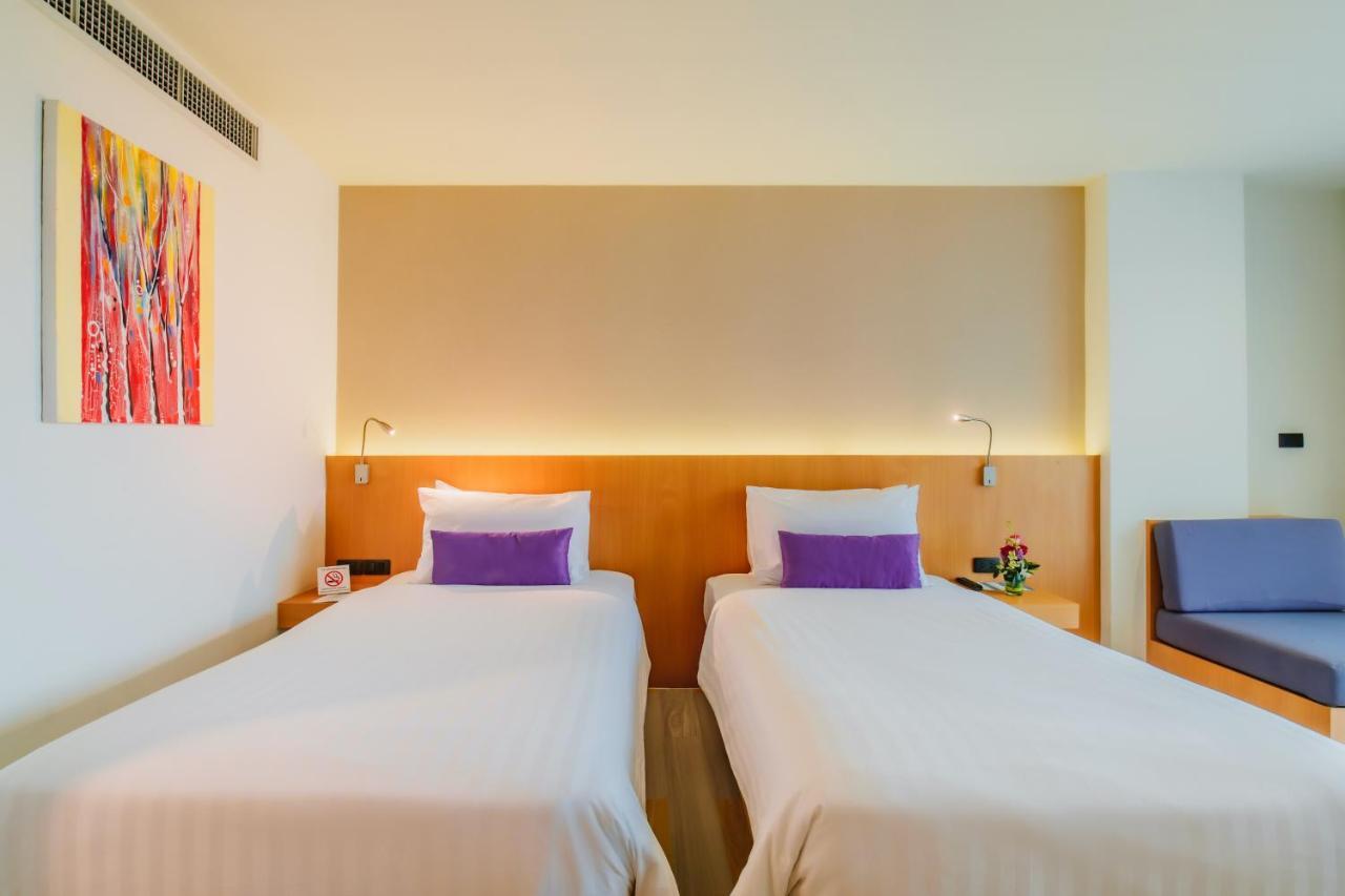 The Lunar Patong Exterior photo
