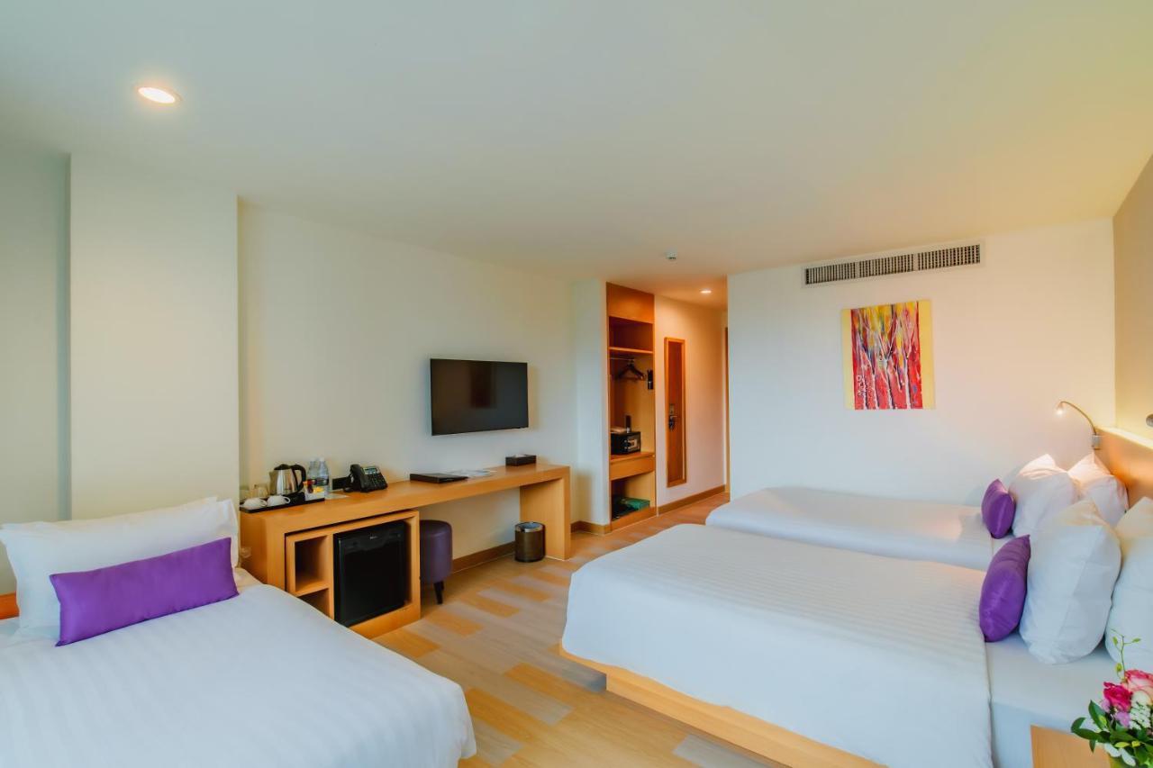 The Lunar Patong Exterior photo