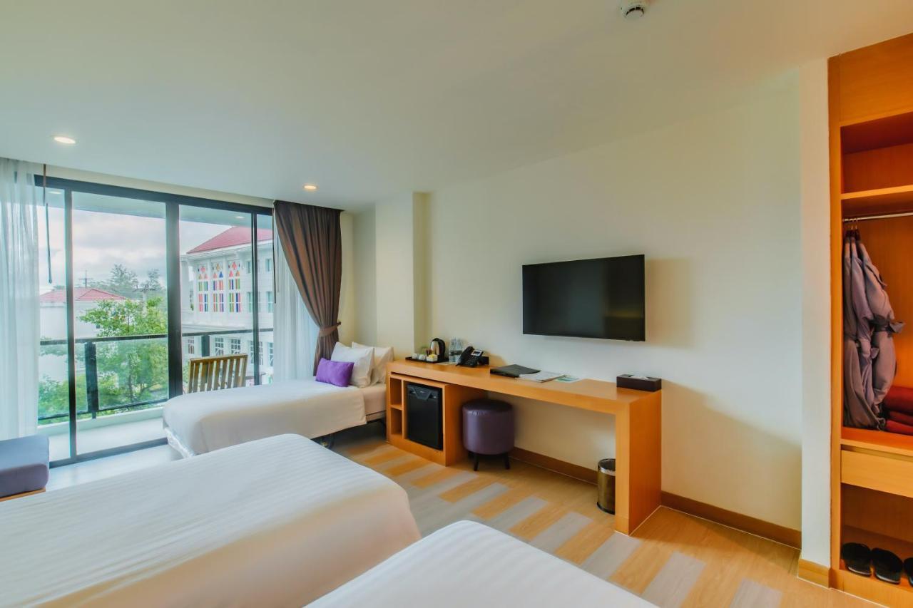 The Lunar Patong Exterior photo