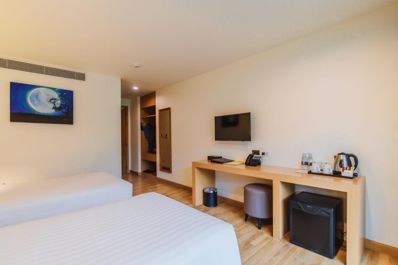 The Lunar Patong Exterior photo