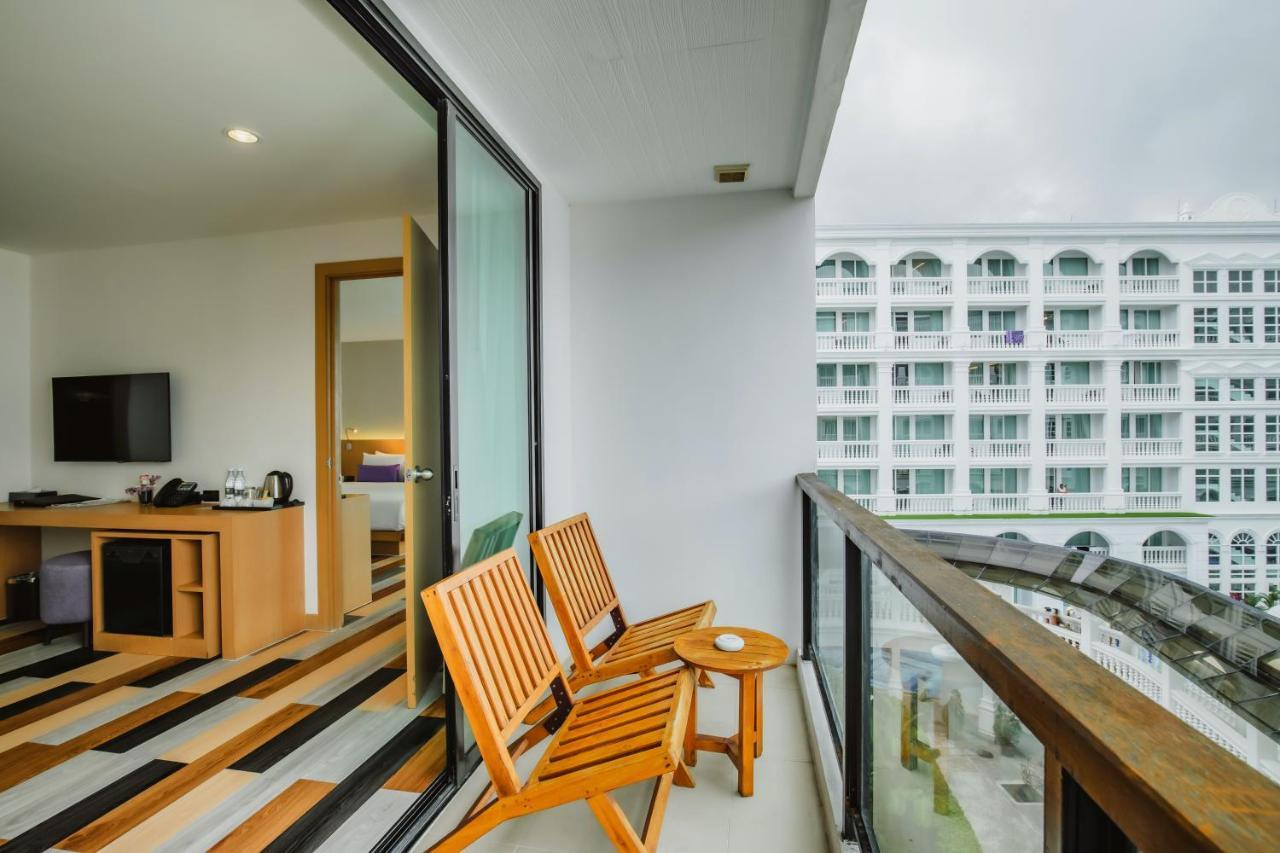 The Lunar Patong Exterior photo