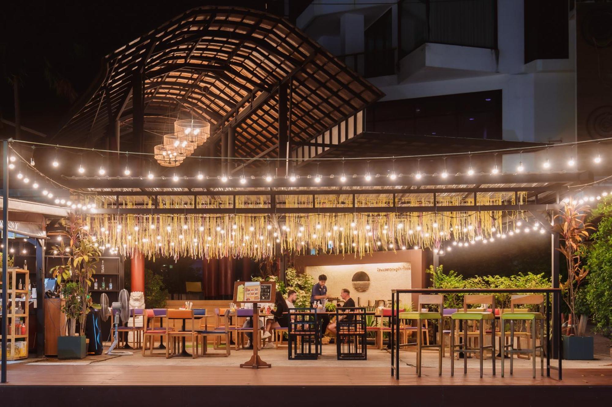 The Lunar Patong Exterior photo