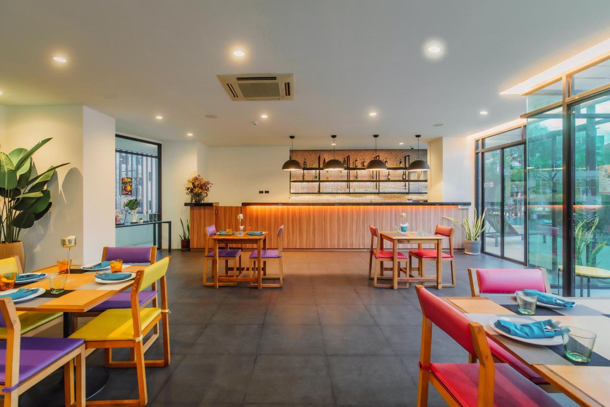 The Lunar Patong Exterior photo