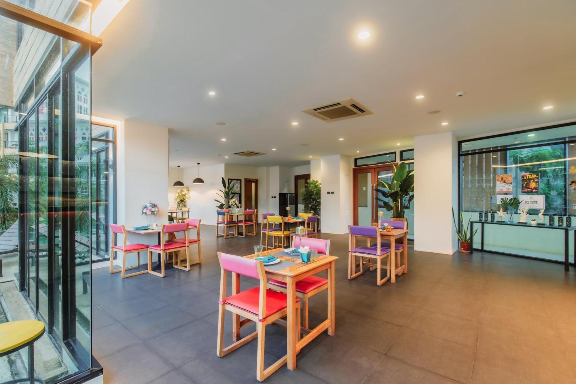 The Lunar Patong Exterior photo
