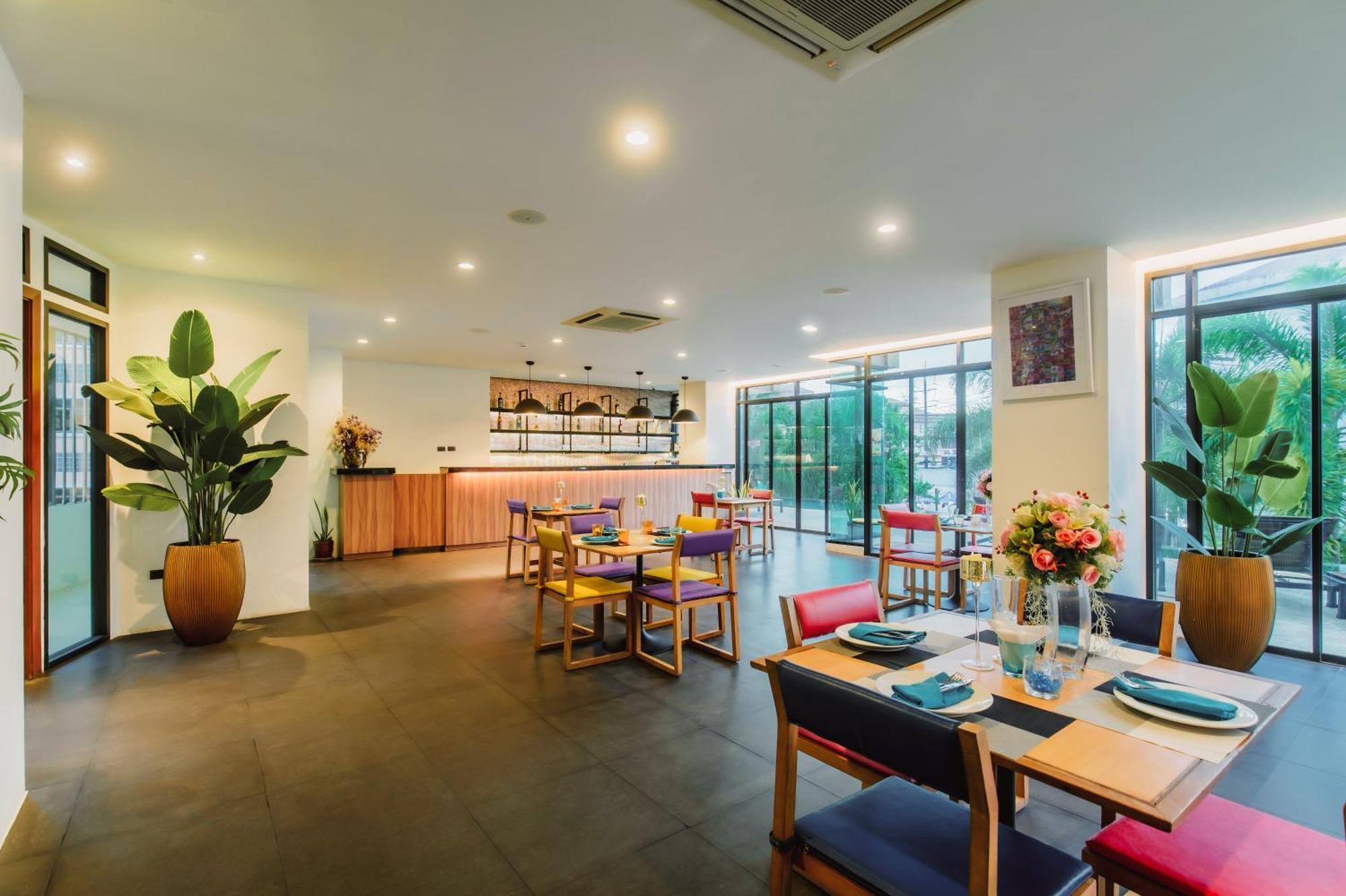 The Lunar Patong Exterior photo