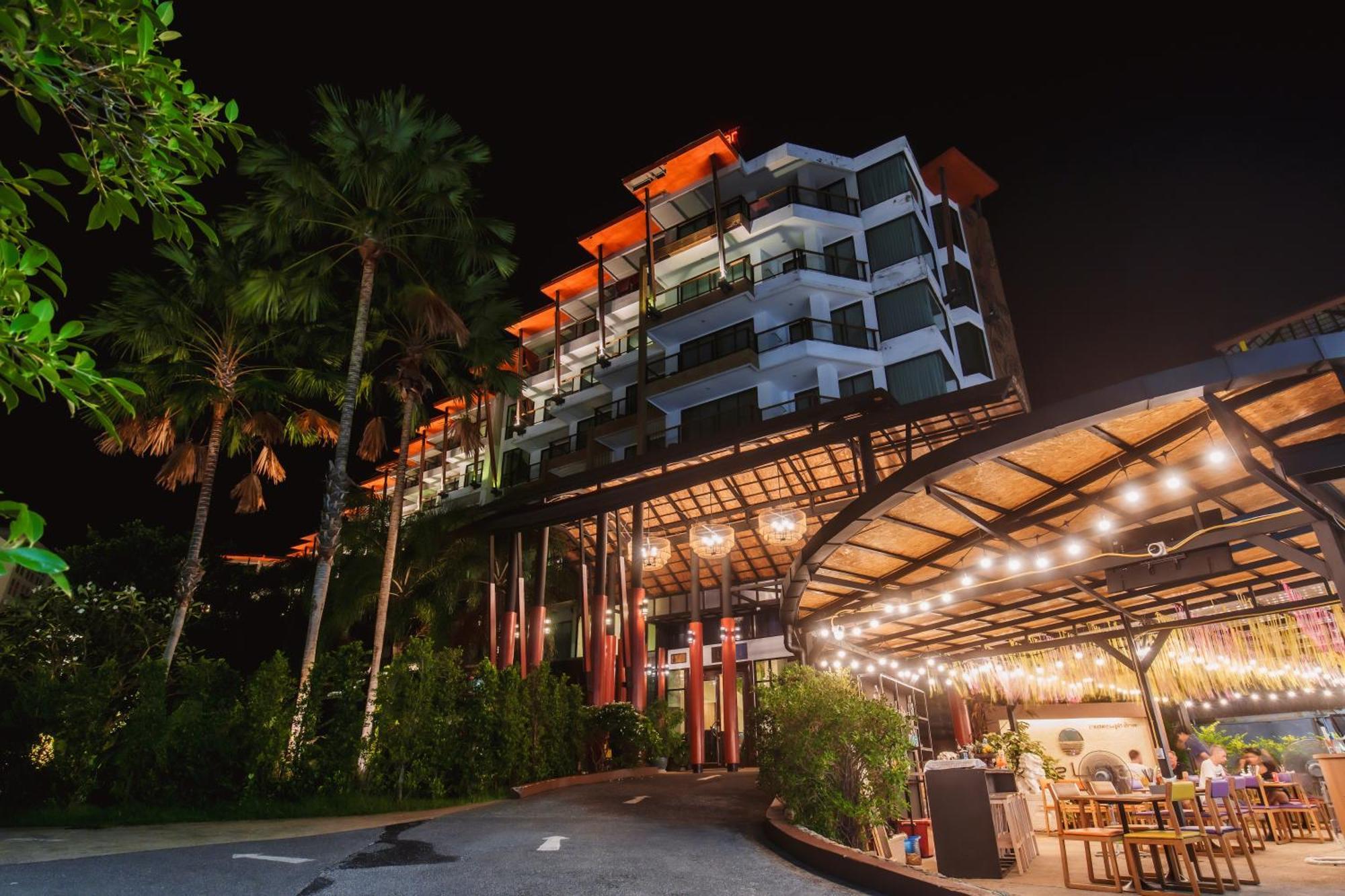 The Lunar Patong Exterior photo