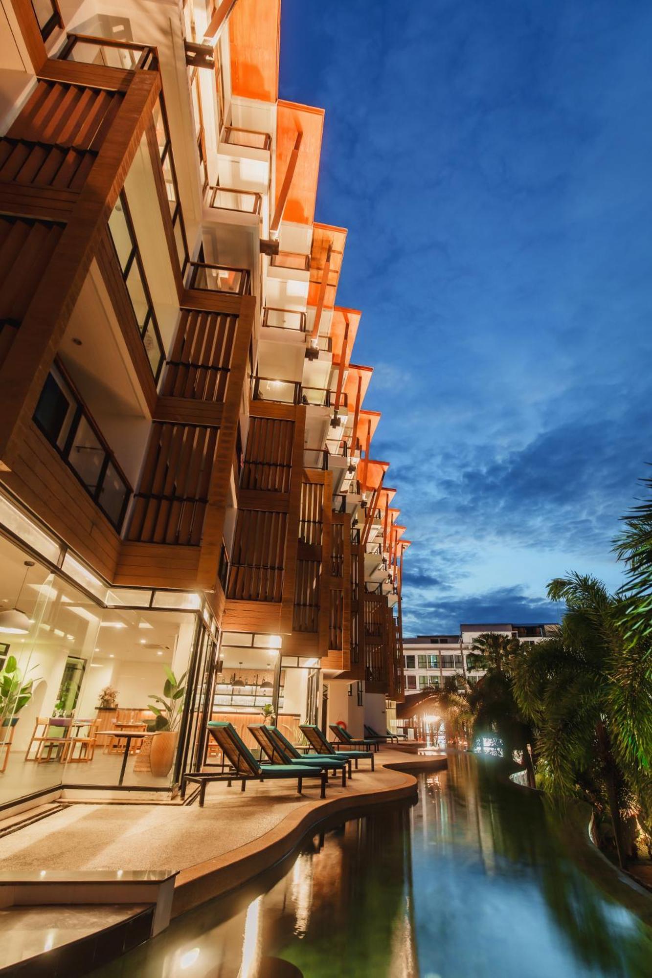 The Lunar Patong Exterior photo