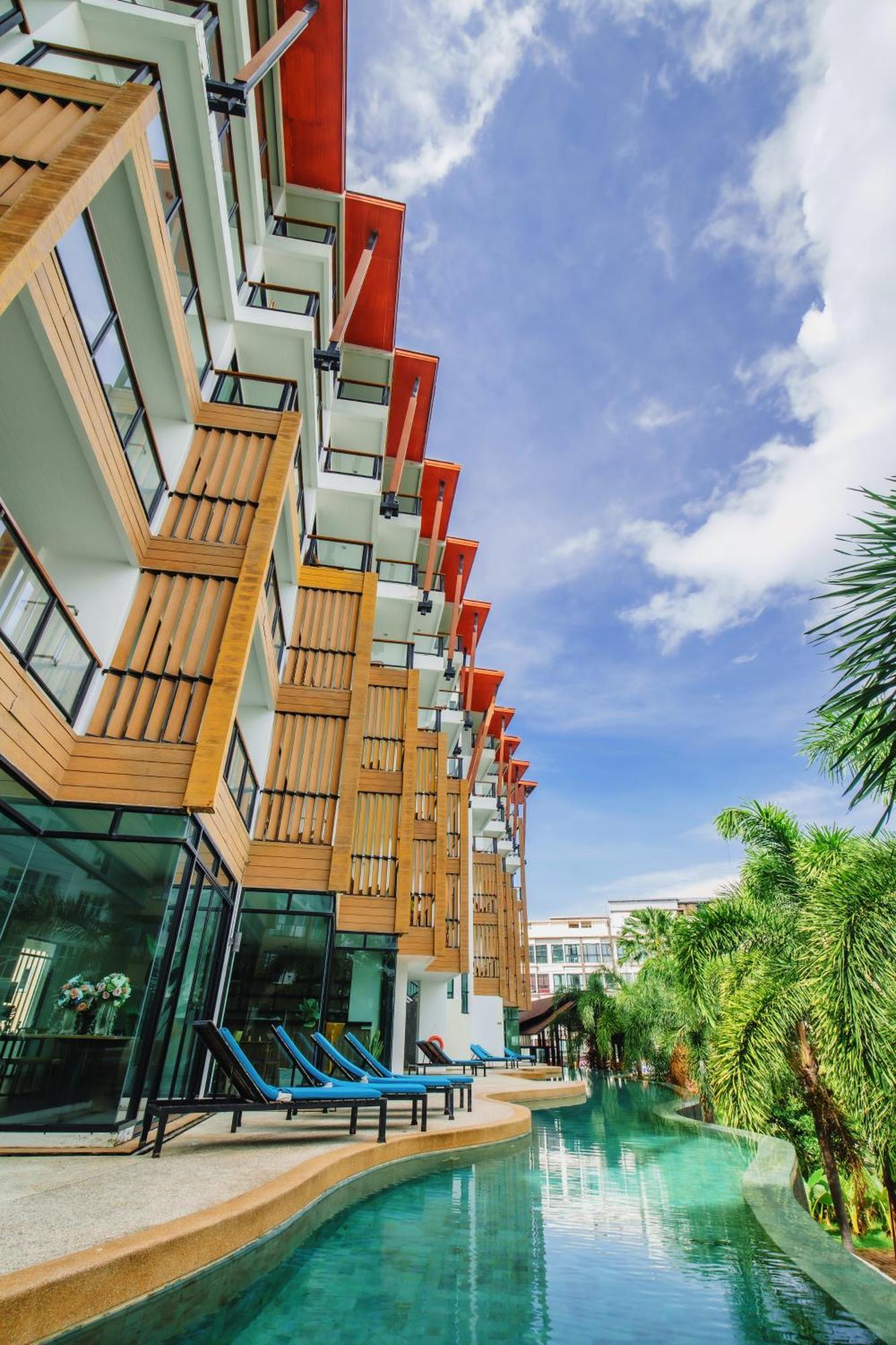The Lunar Patong Exterior photo