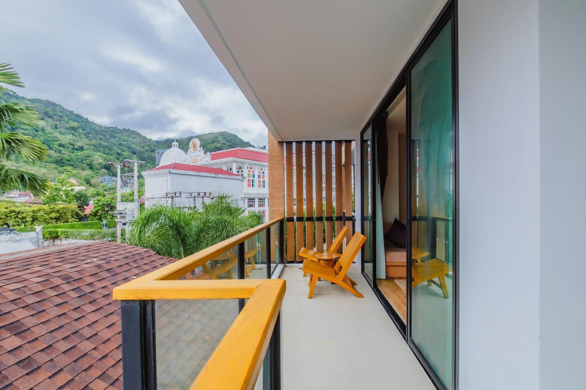 The Lunar Patong Exterior photo