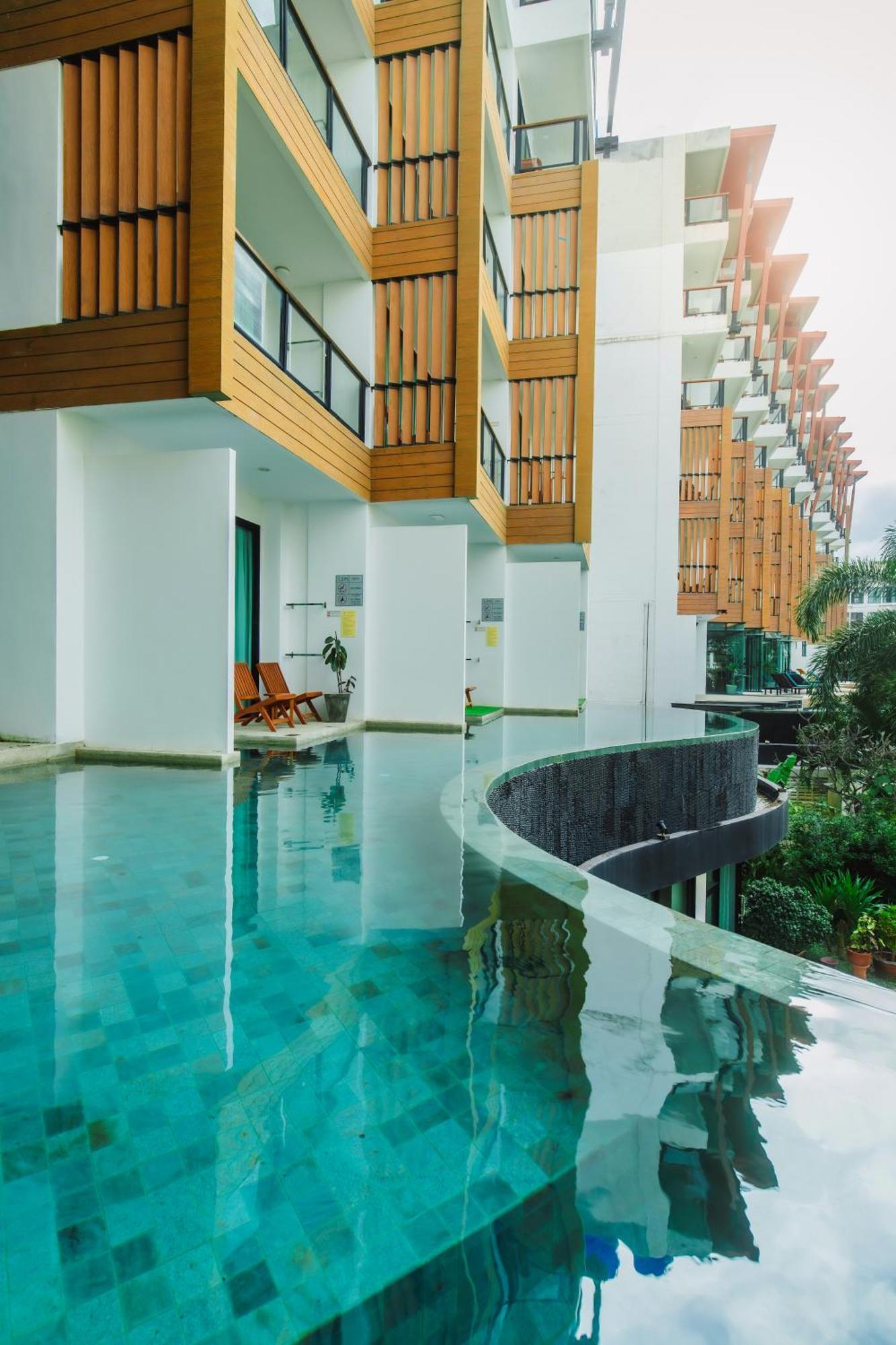 The Lunar Patong Exterior photo