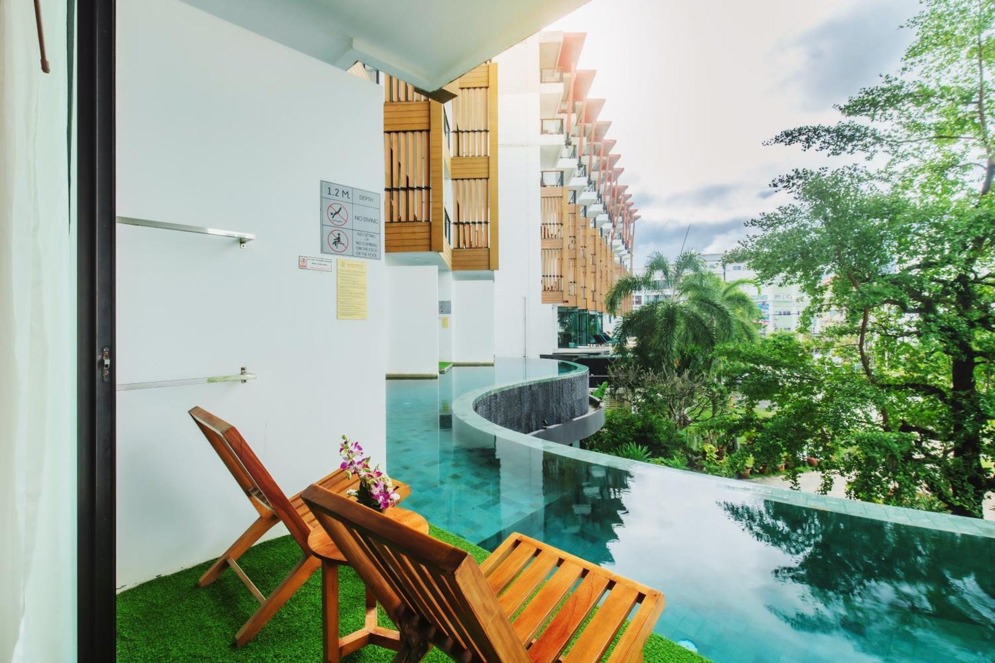 The Lunar Patong Exterior photo